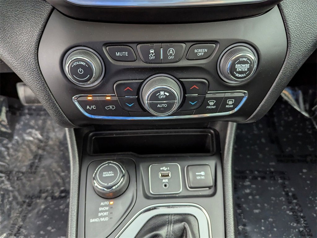 Certified 2020 Jeep Cherokee Limited image 28