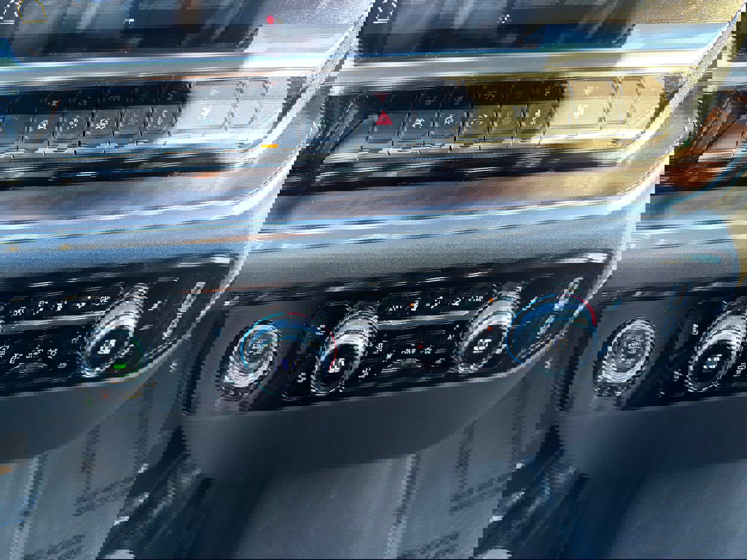 Used 2024 GMC Sierra 1500 SLT image 37