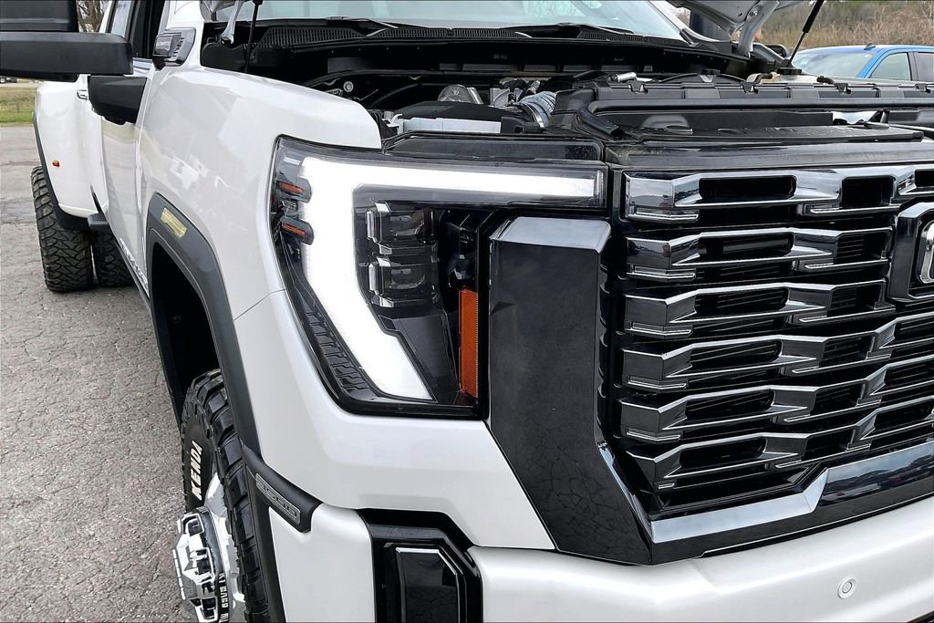 Used 2024 GMC Sierra 3500 Denali Ultimate image 33