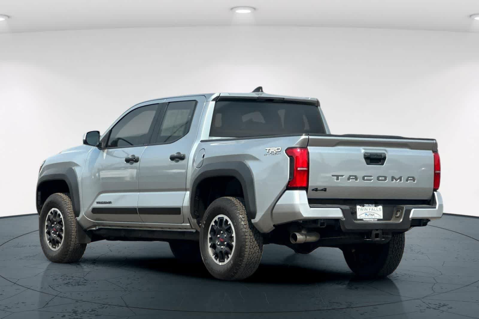 Used 2024 Toyota Tacoma TRD Off-Road AWD/4WD image 8