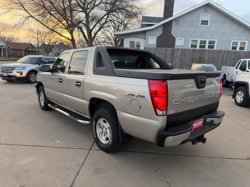 Used 2004 Chevrolet Avalanche LS image 28