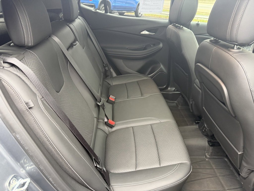 Used 2022 Buick Encore GX Essence w/ Experience Buick Package image 19