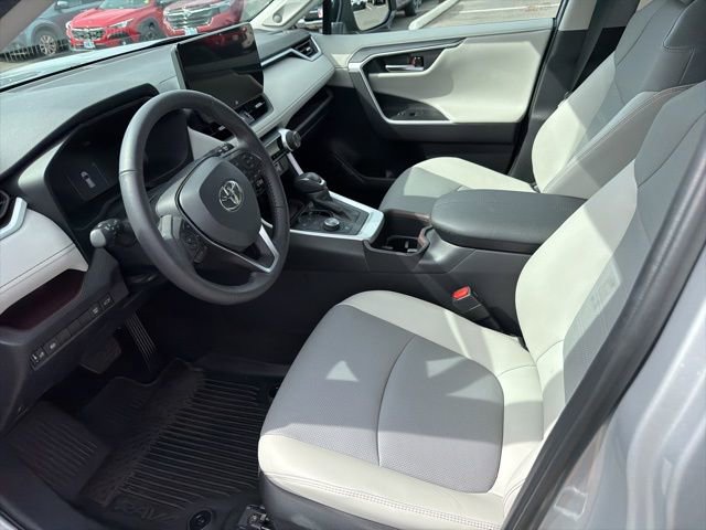 Used 2024 Toyota RAV4 Limited image 13