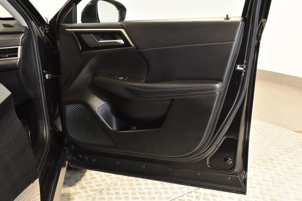 Used 2024 Mitsubishi Outlander SE Black Edition image 34
