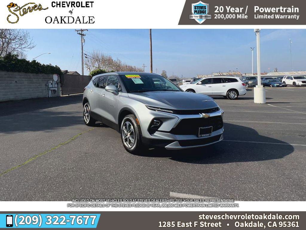 Used 2025 Chevrolet Blazer LT w/ Driver Confidence Package image 3