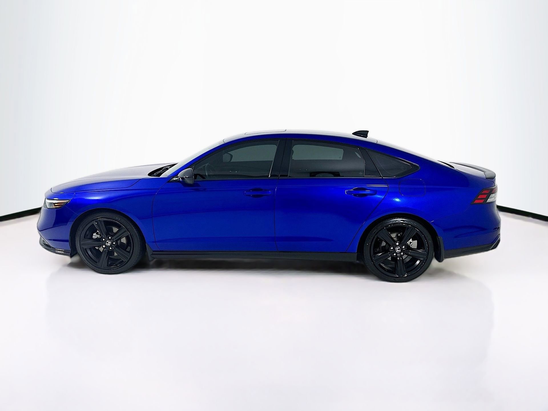 Used 2023 Honda Accord Sport image 5