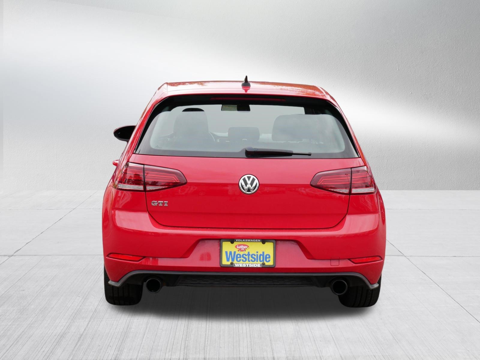 Used 2018 Volkswagen GTI SE FWD image 6