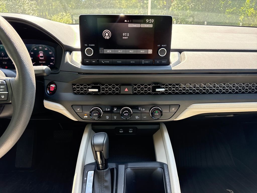 Certified 2025 Honda Accord SE image 19