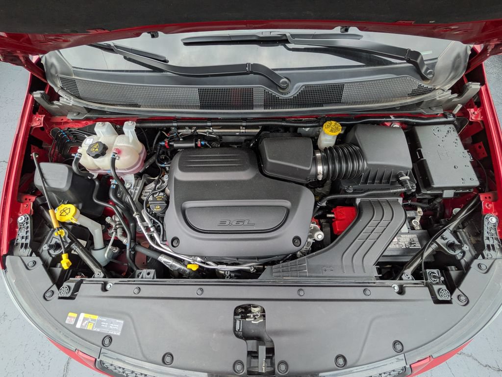 Used 2025 Chrysler Pacifica Limited FWD image 26