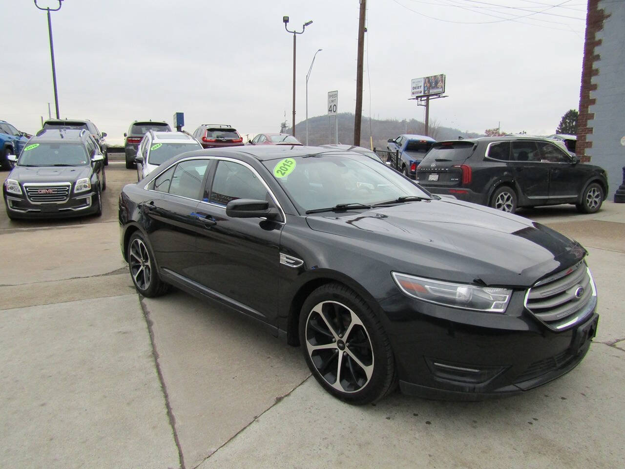 Used 2015 Ford Taurus SEL w/ Equipment Group 201A AWD/4WD image 6