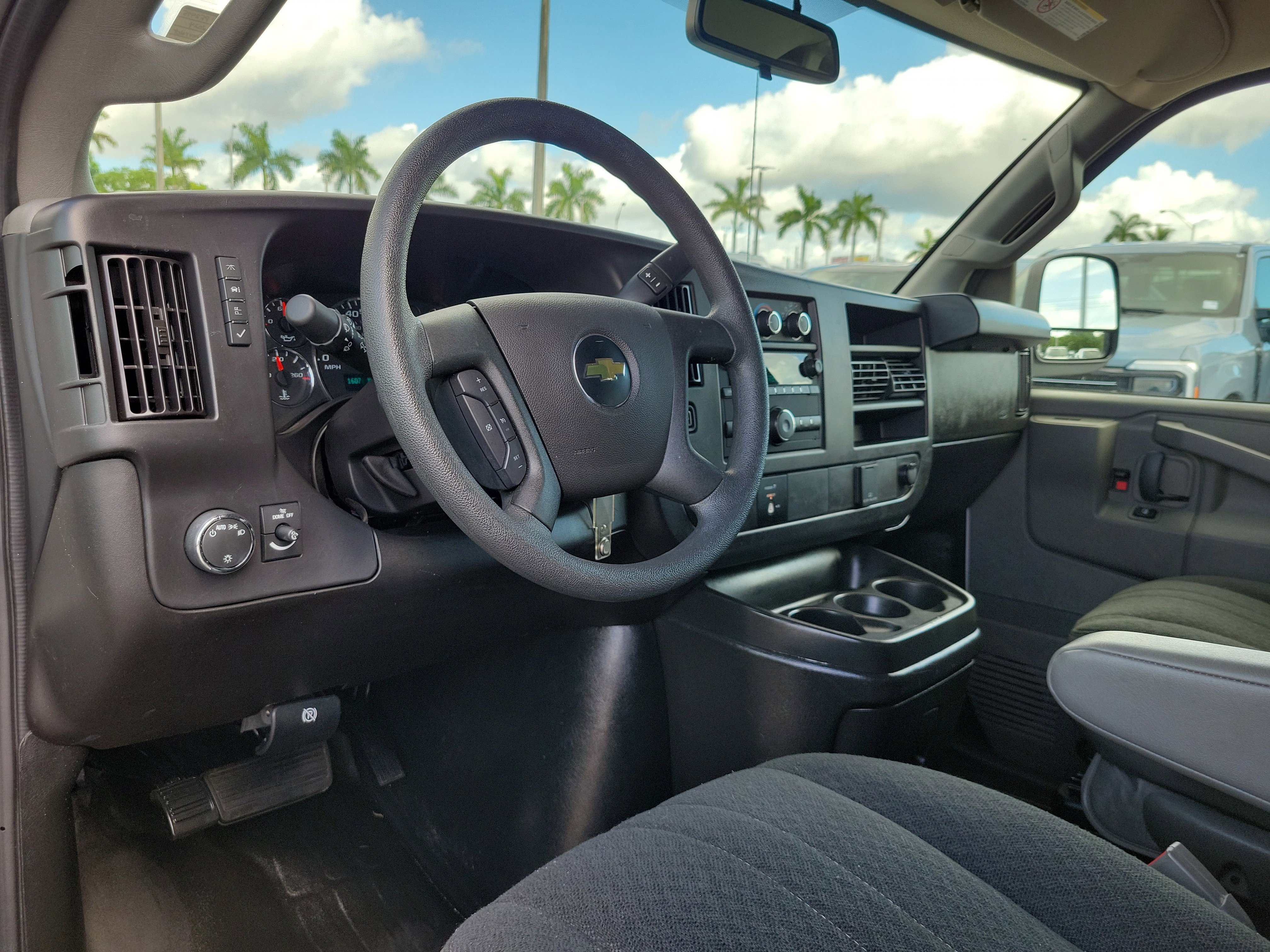 Used 2024 Chevrolet Express 2500 w/ Driver Convenience Package RWD image 9