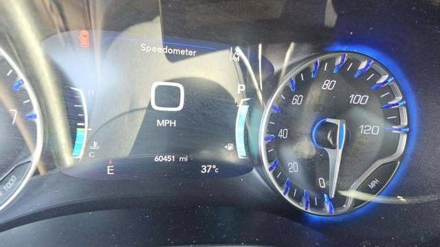 Used 2023 Chrysler Pacifica Touring FWD image 14