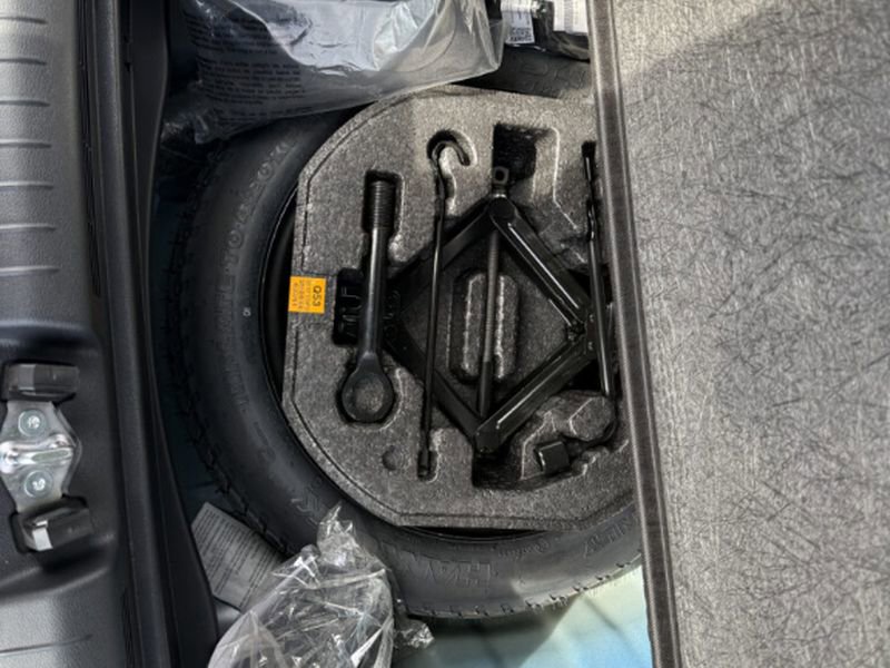 Used 2023 Hyundai Venue Limited w/ Cargo Package image 30