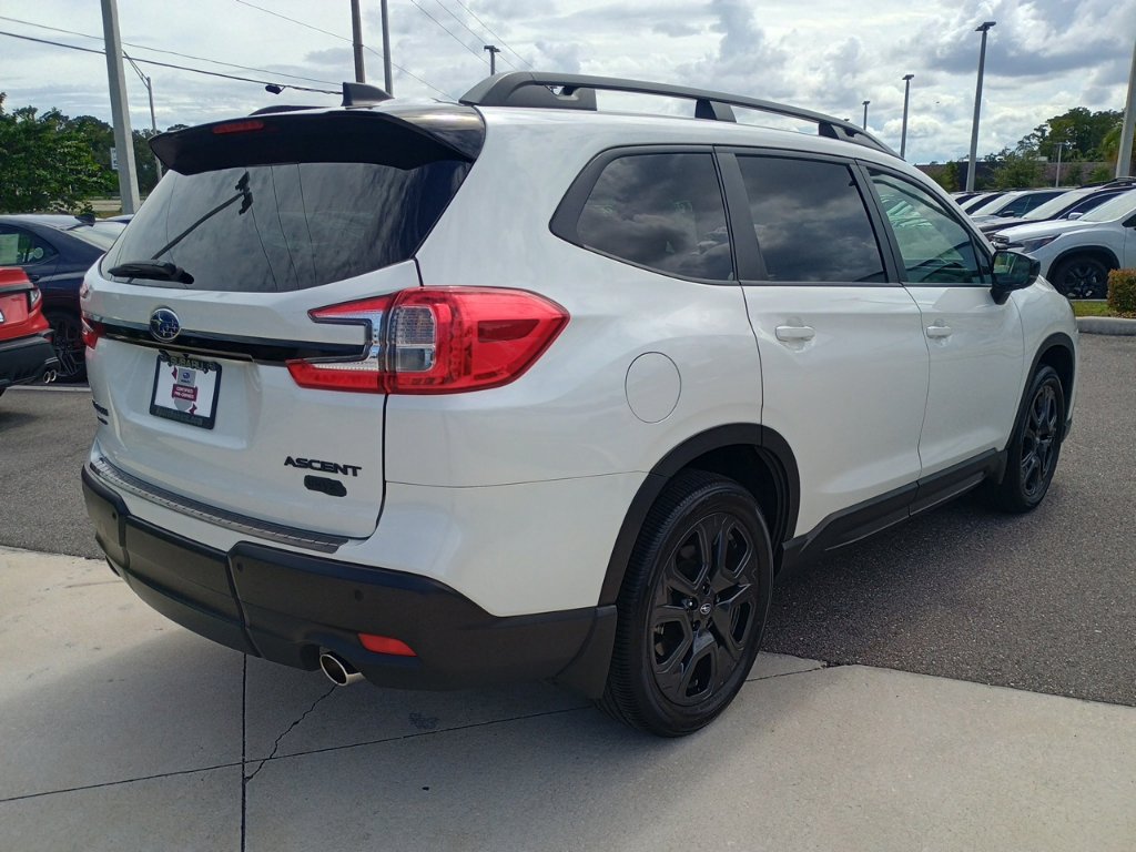 Certified 2025 Subaru Ascent Bronze Edition w/ Onyx Package AWD/4WD image 5