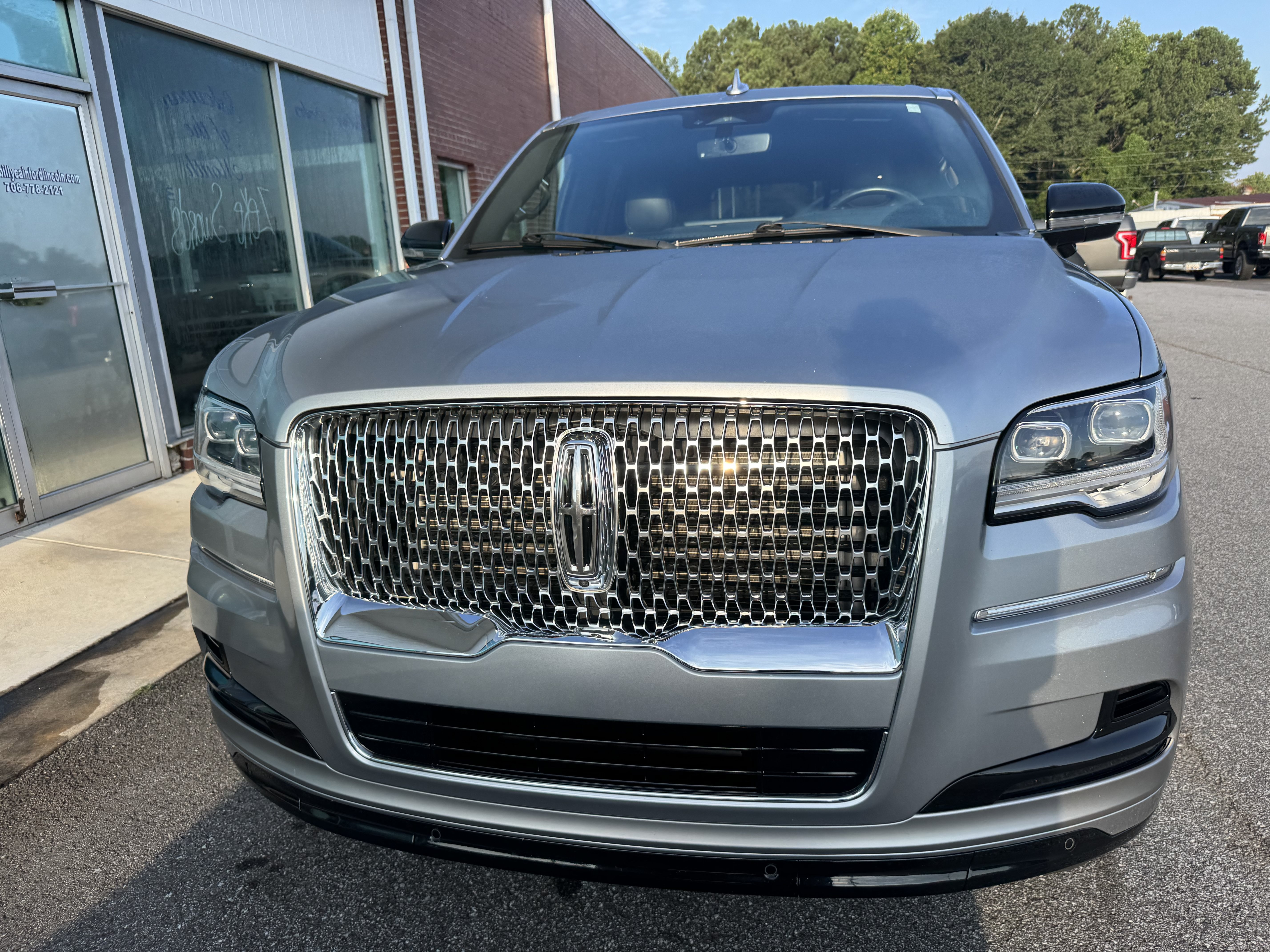 Used 2023 Lincoln Navigator Reserve AWD/4WD image 4
