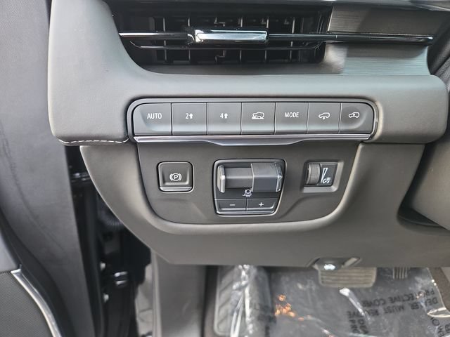 Certified 2024 Cadillac Escalade Sport Platinum w/ LPO, ONYX Package AWD/4WD image 18