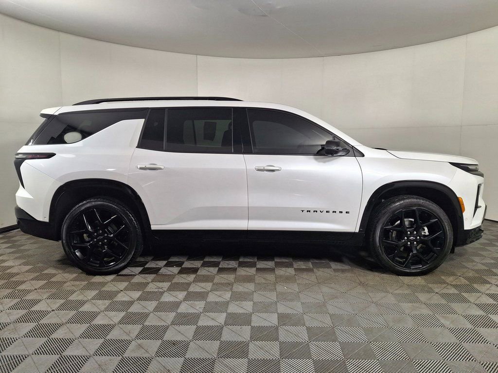 Used 2024 Chevrolet Traverse RS w/ LPO, Floor Liner Package image 6