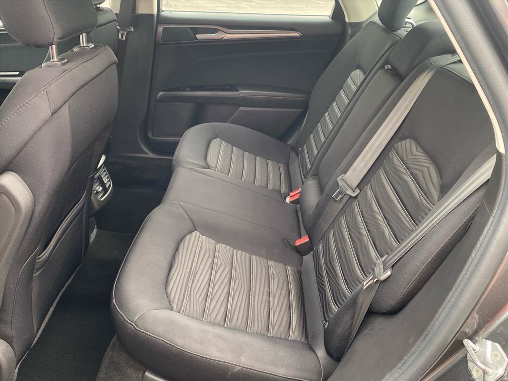 Used 2016 Ford Fusion SE FWD image 20