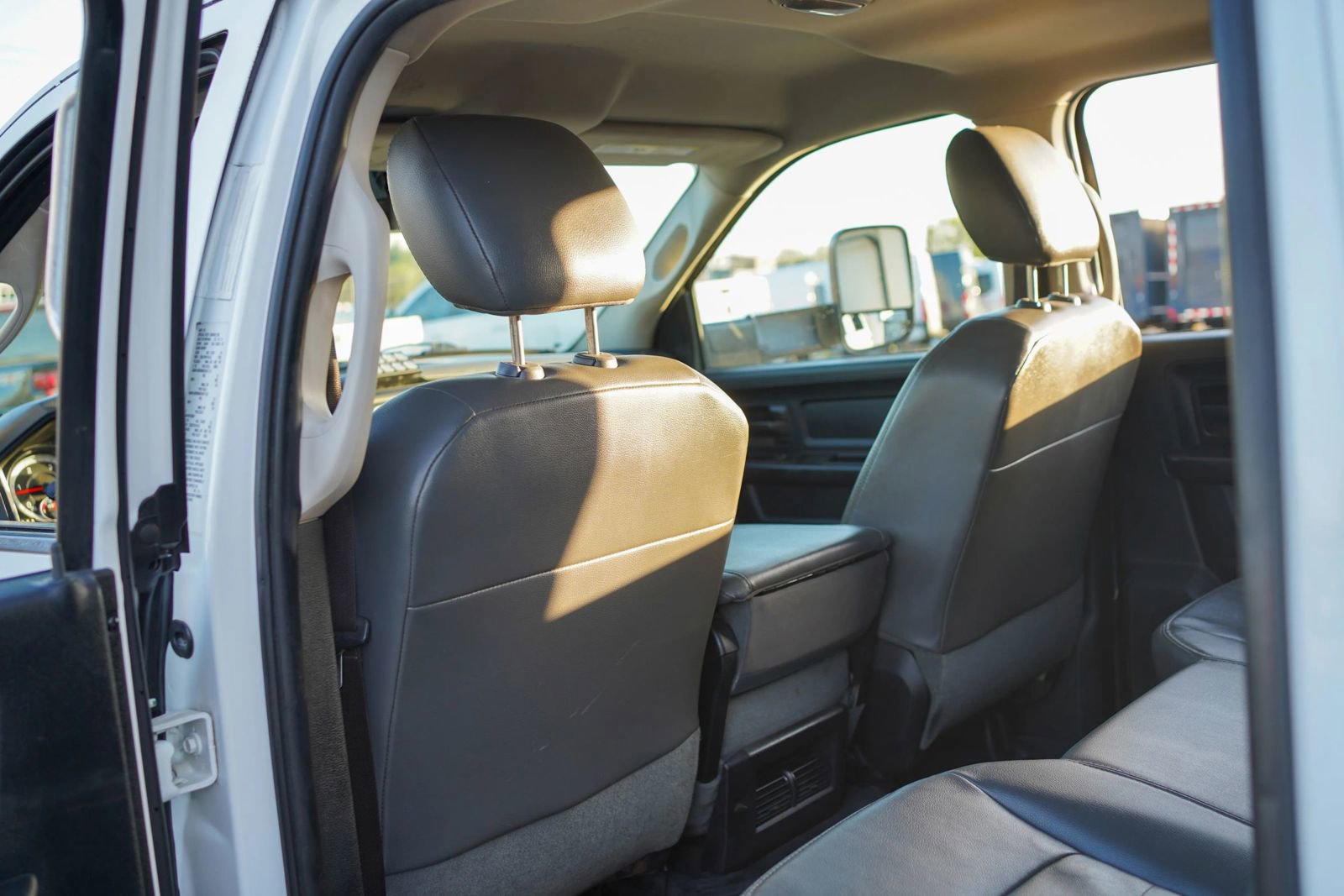 Used 2014 RAM 5500 Tradesman image 32