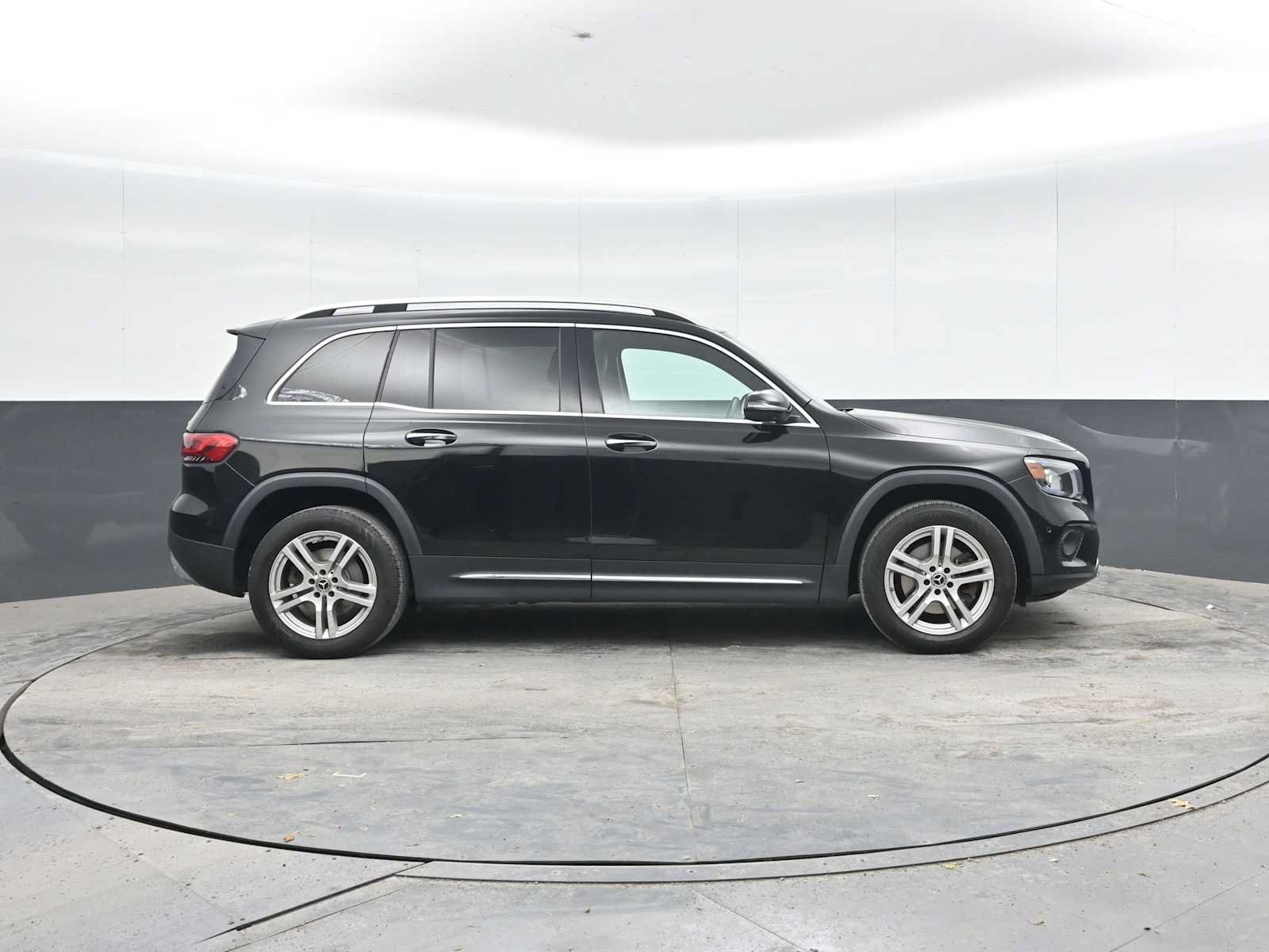 Used 2021 Mercedes-Benz GLB 250 4MATIC image 8