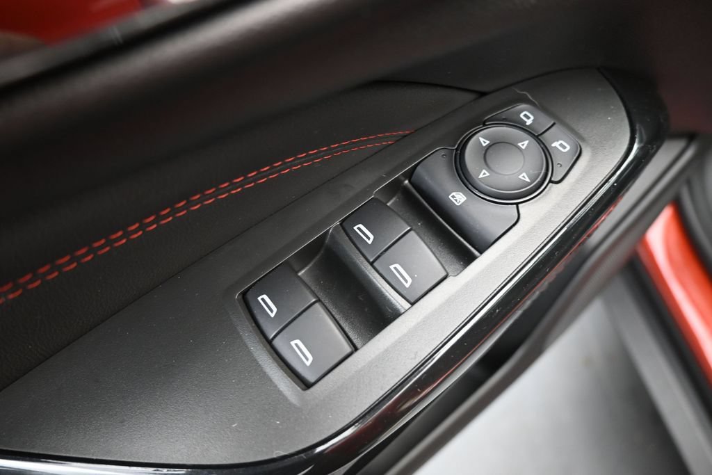 Used 2024 Chevrolet Trax RS w/ Sunroof Package FWD image 13
