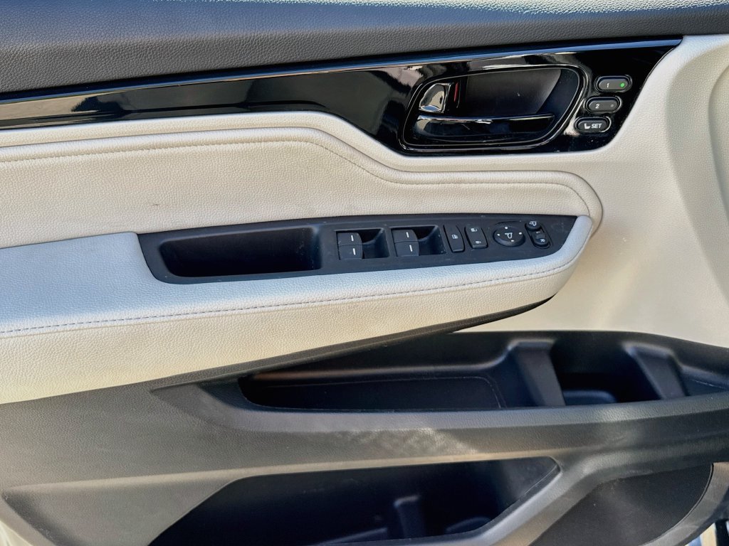 Used 2025 Honda Odyssey Elite image 40