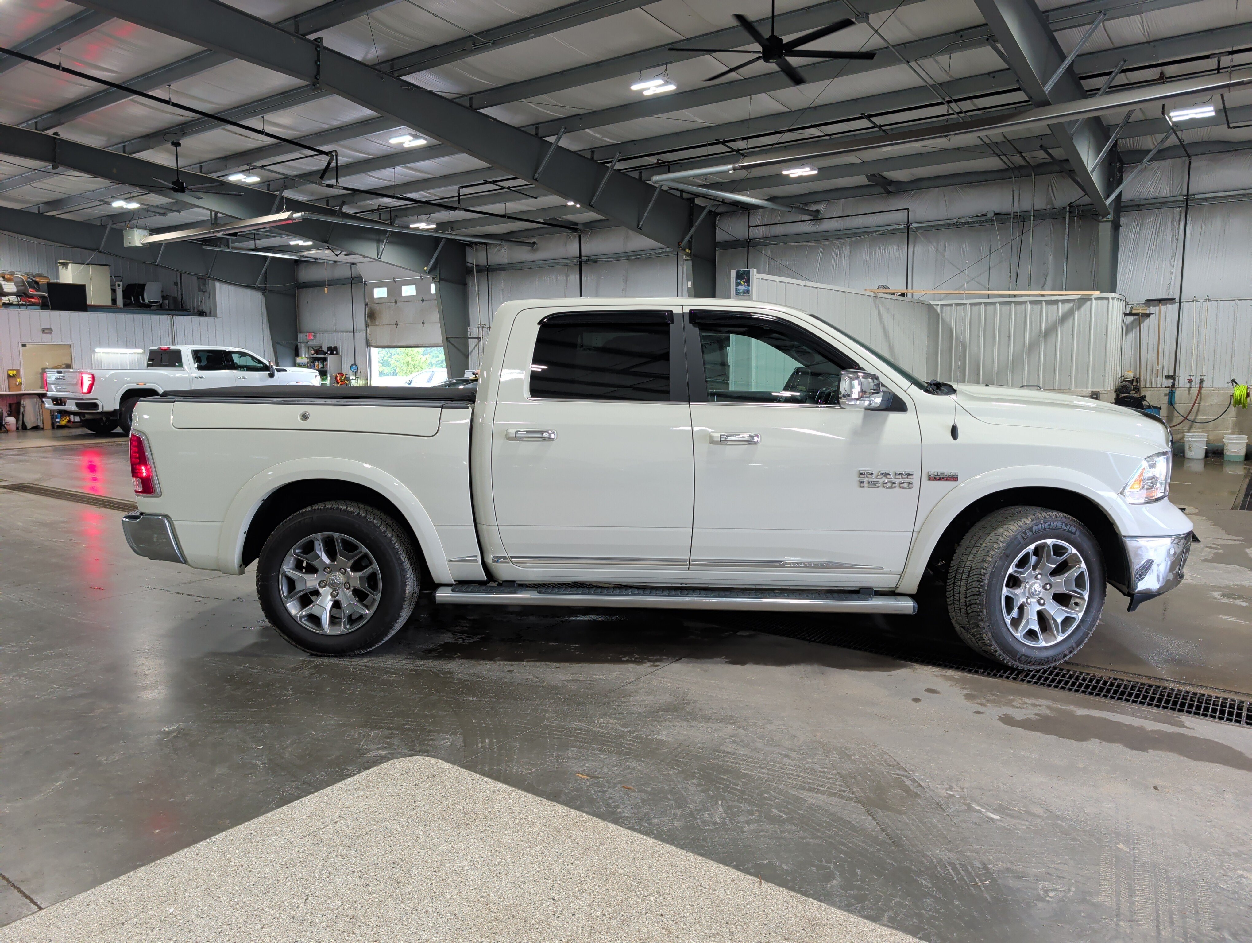 Used 2017 RAM 1500 Limited AWD/4WD image 2