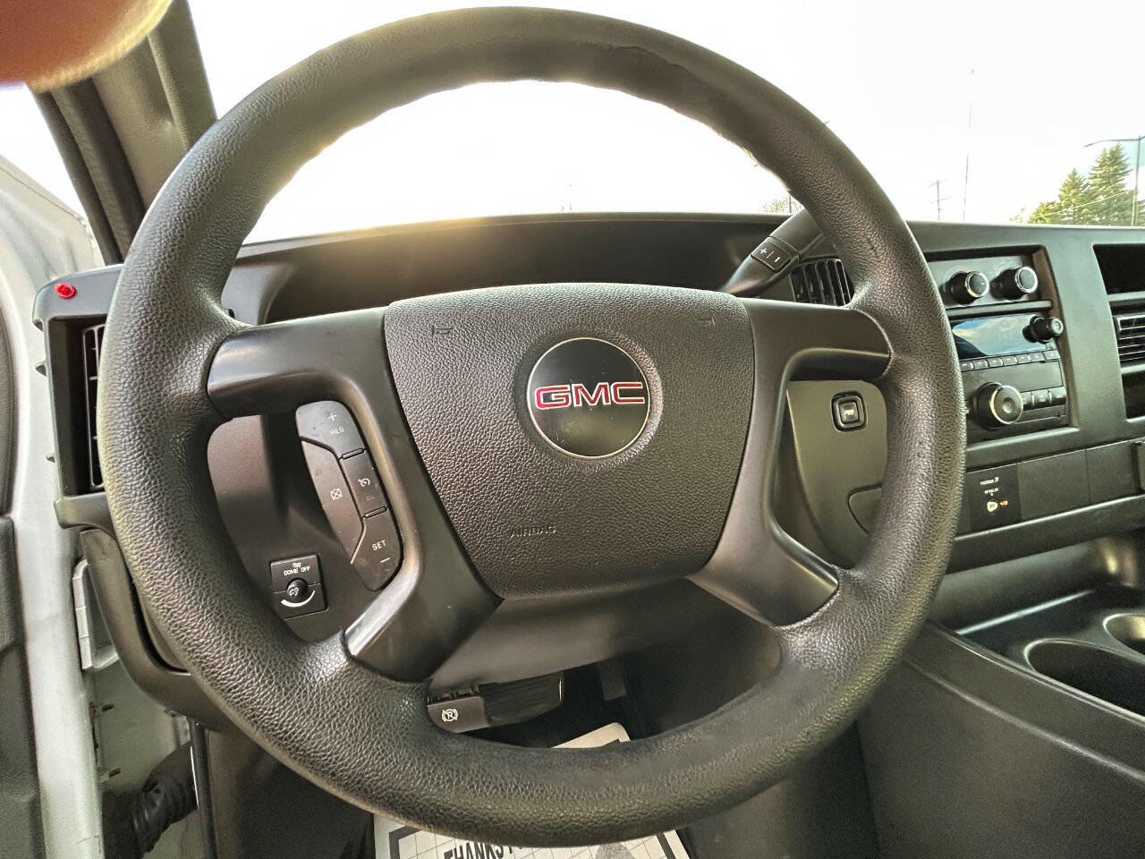 Used 2016 GMC Savana 3500 image 22