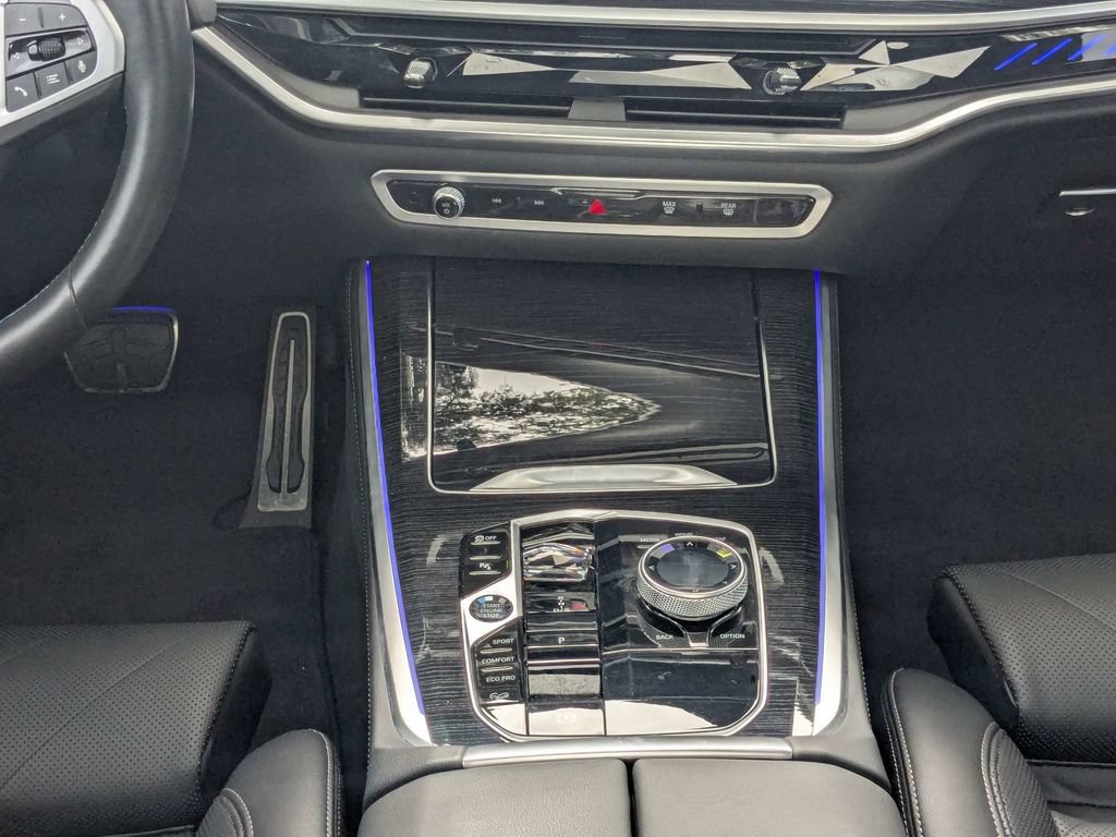 Used 2024 BMW X5 M60i AWD/4WD image 25