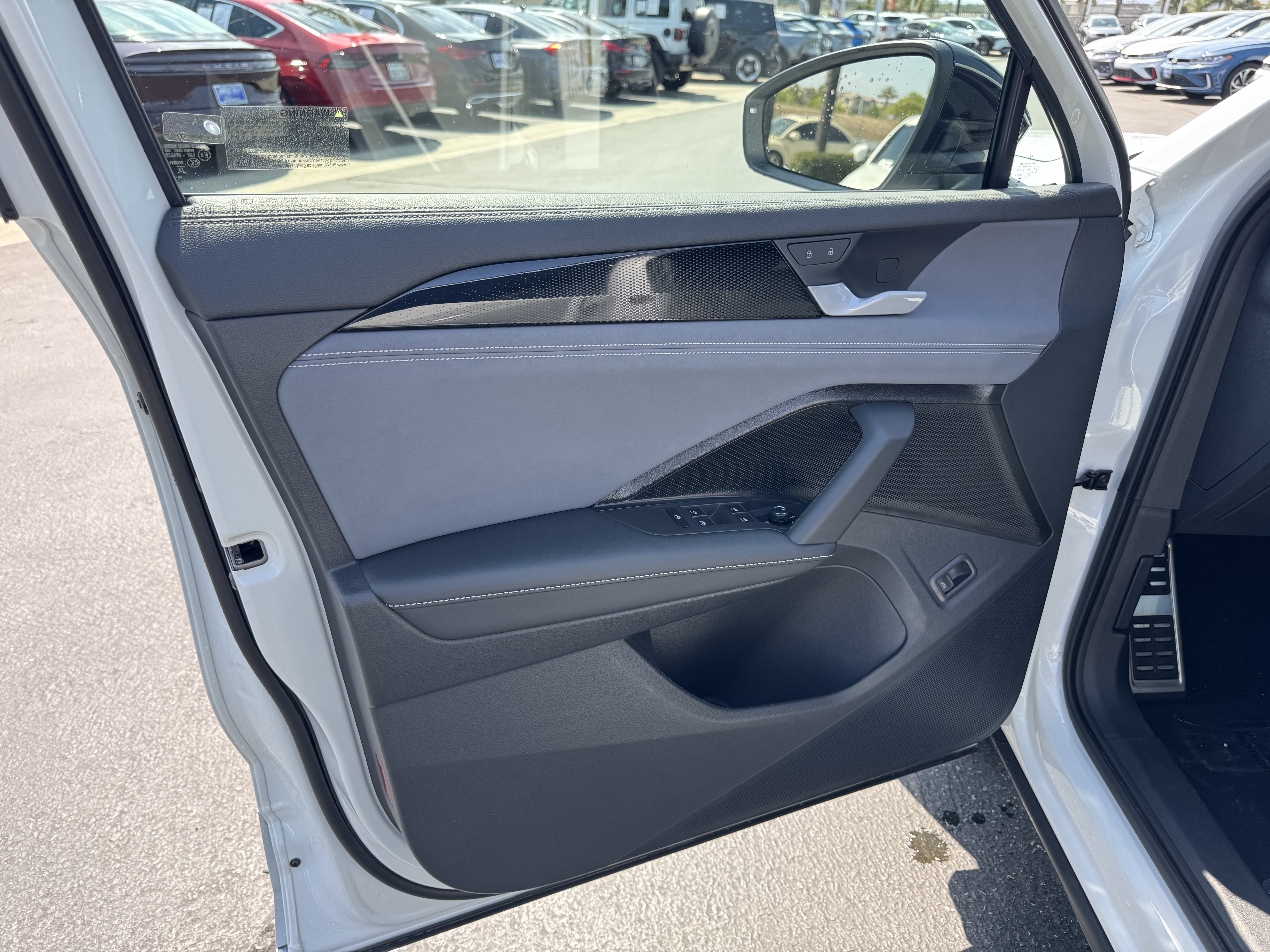 Used 2026 Volkswagen Tiguan SE R-Line FWD image 13