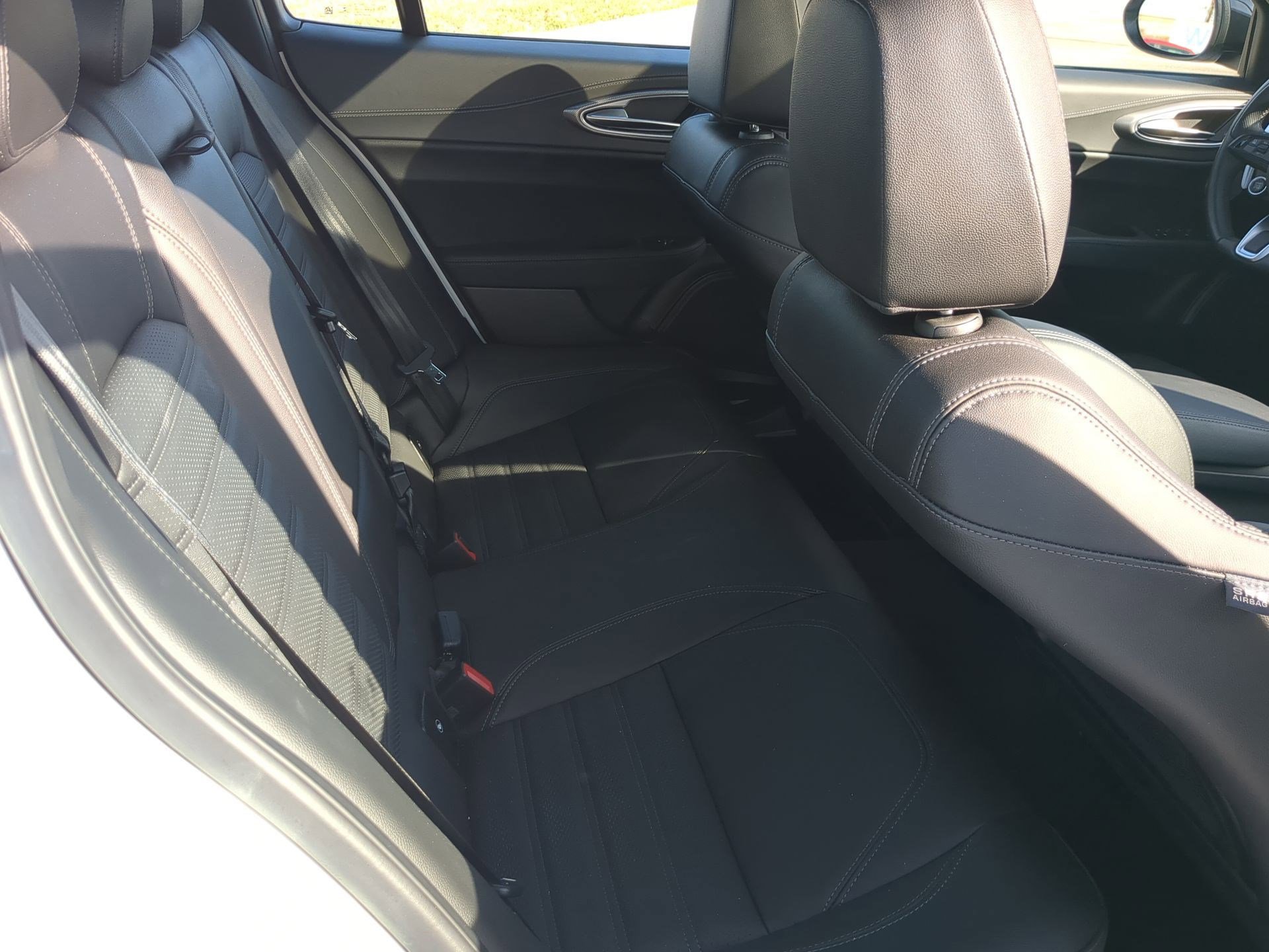 Used 2024 Alfa Romeo Giulia Veloce image 31