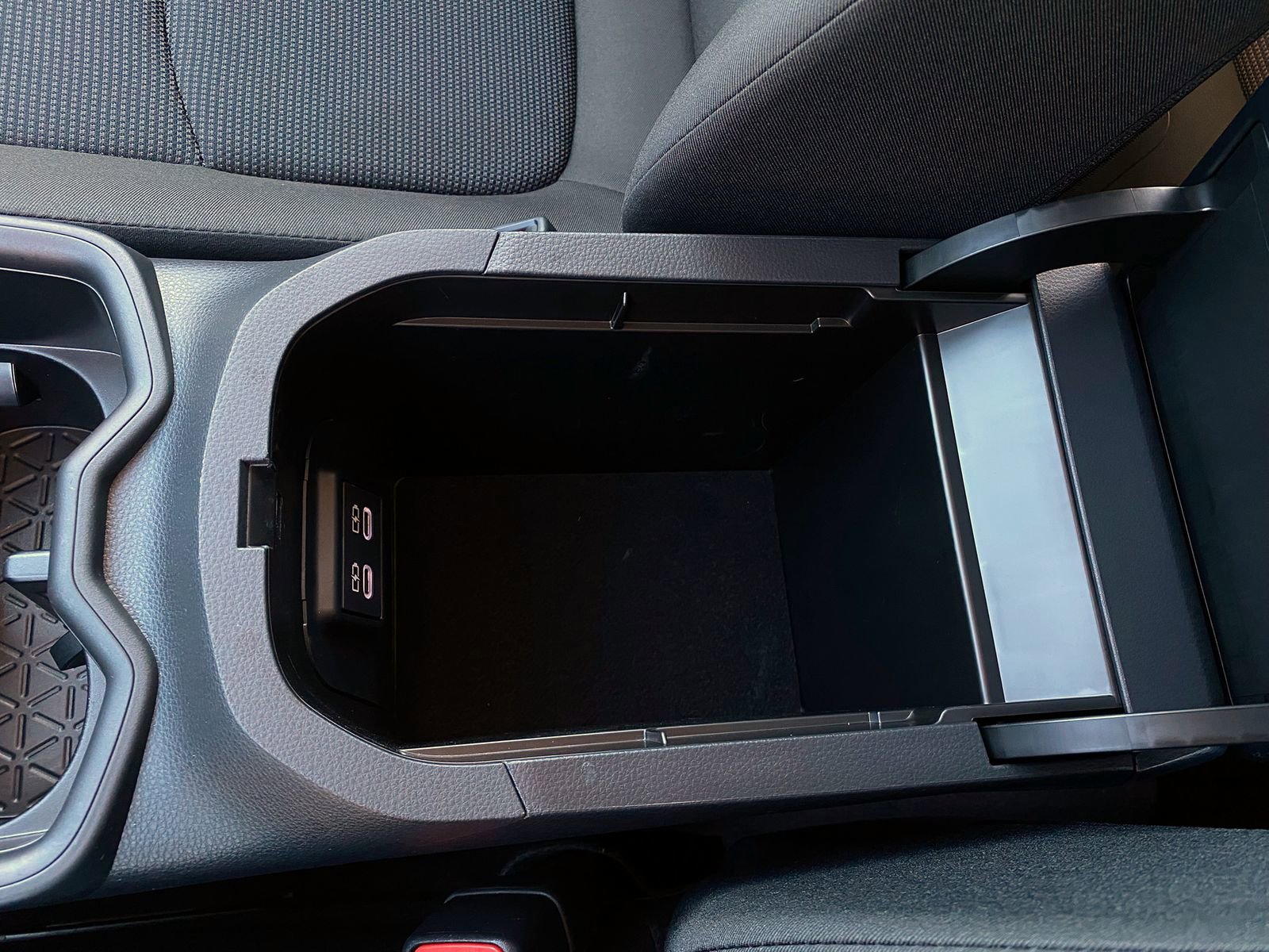 Used 2025 Toyota RAV4 LE image 19