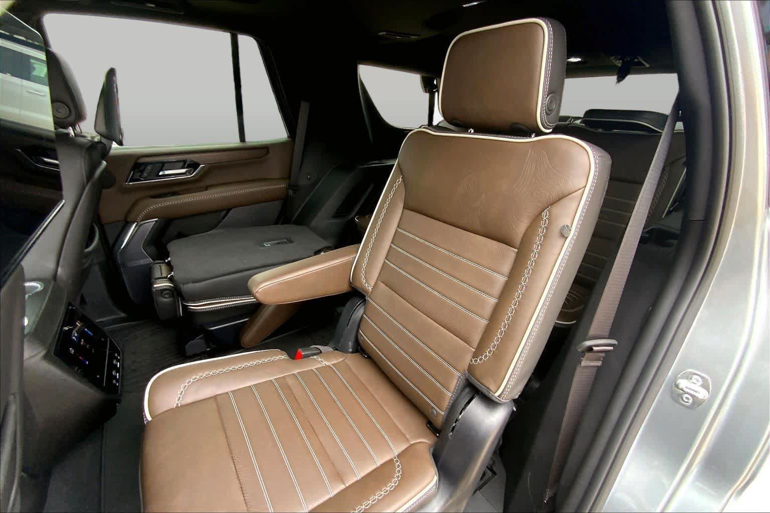 Certified 2025 GMC Yukon Denali Ultimate AWD/4WD image 20
