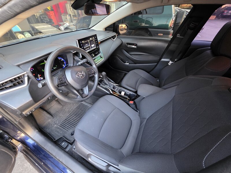 Used 2021 Toyota Corolla LE w/ Carpet Mat Package (TMS) FWD image 13