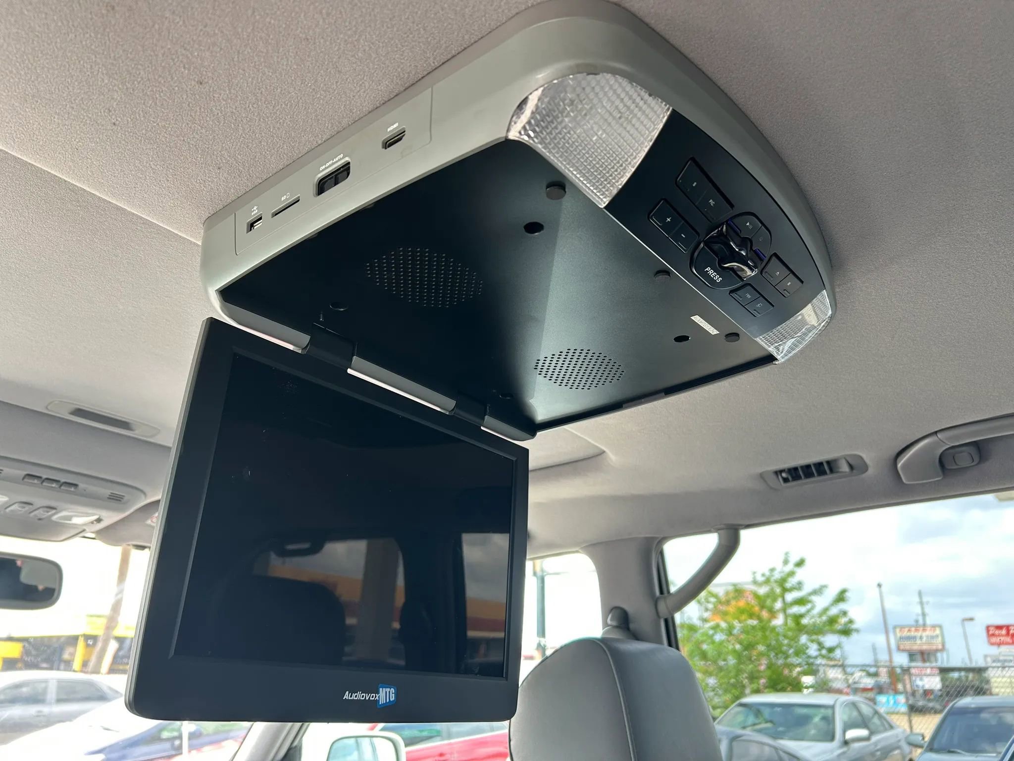 Used 2004 Toyota Land Cruiser AWD/4WD image 20