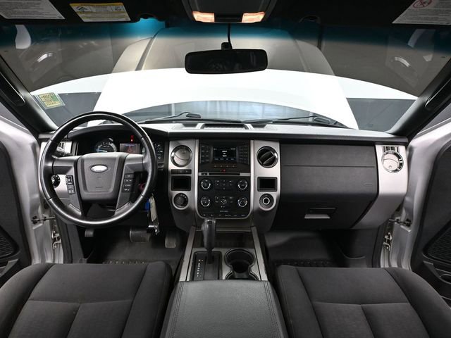 Used 2017 Ford Expedition XLT image 24