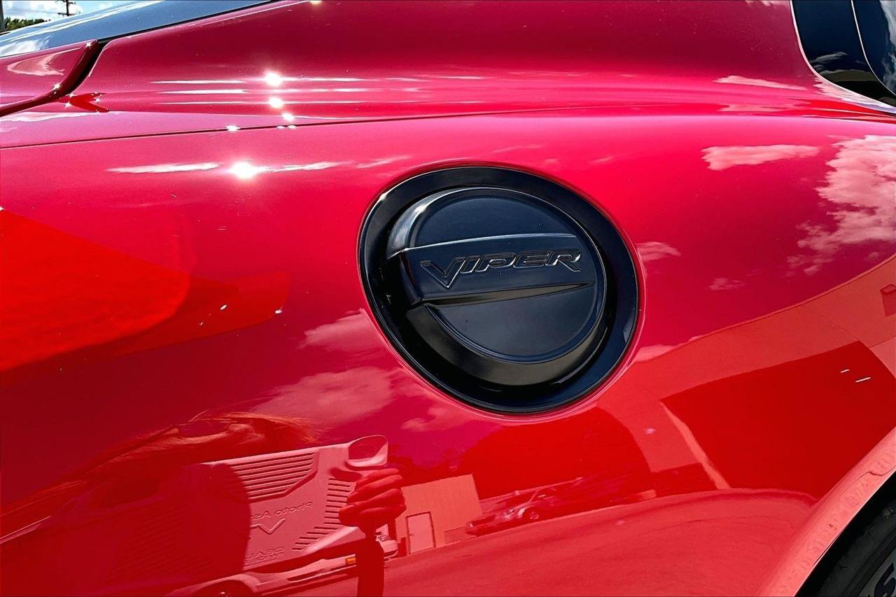 Used 2017 Dodge Viper GTC w/ GTS Interior Package RWD image 39