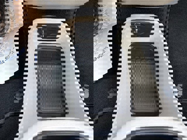 Used 2024 Chrysler Pacifica Touring-L image 38