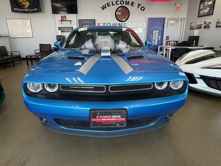 Used 2015 Dodge Challenger SXT Plus w/ Sound Group II RWD image 4