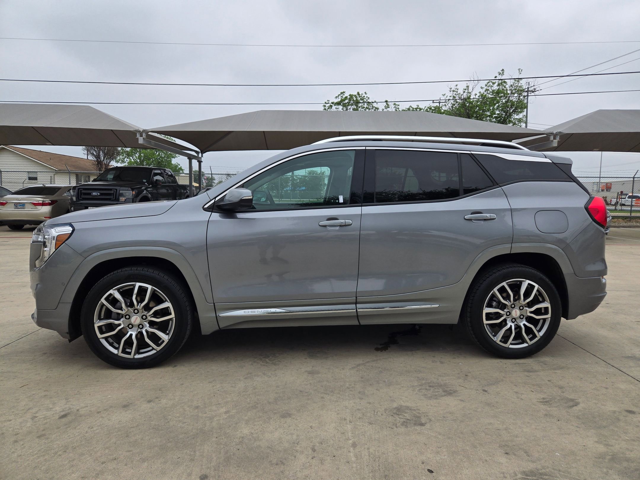 Certified 2023 GMC Terrain Denali w/ Denali Premium Package AWD/4WD image 4