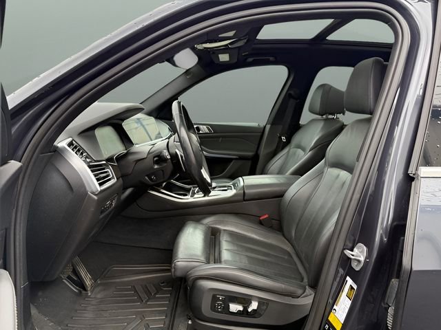 Used 2019 BMW X5 xDrive40i w/ Executive Package AWD/4WD image 14