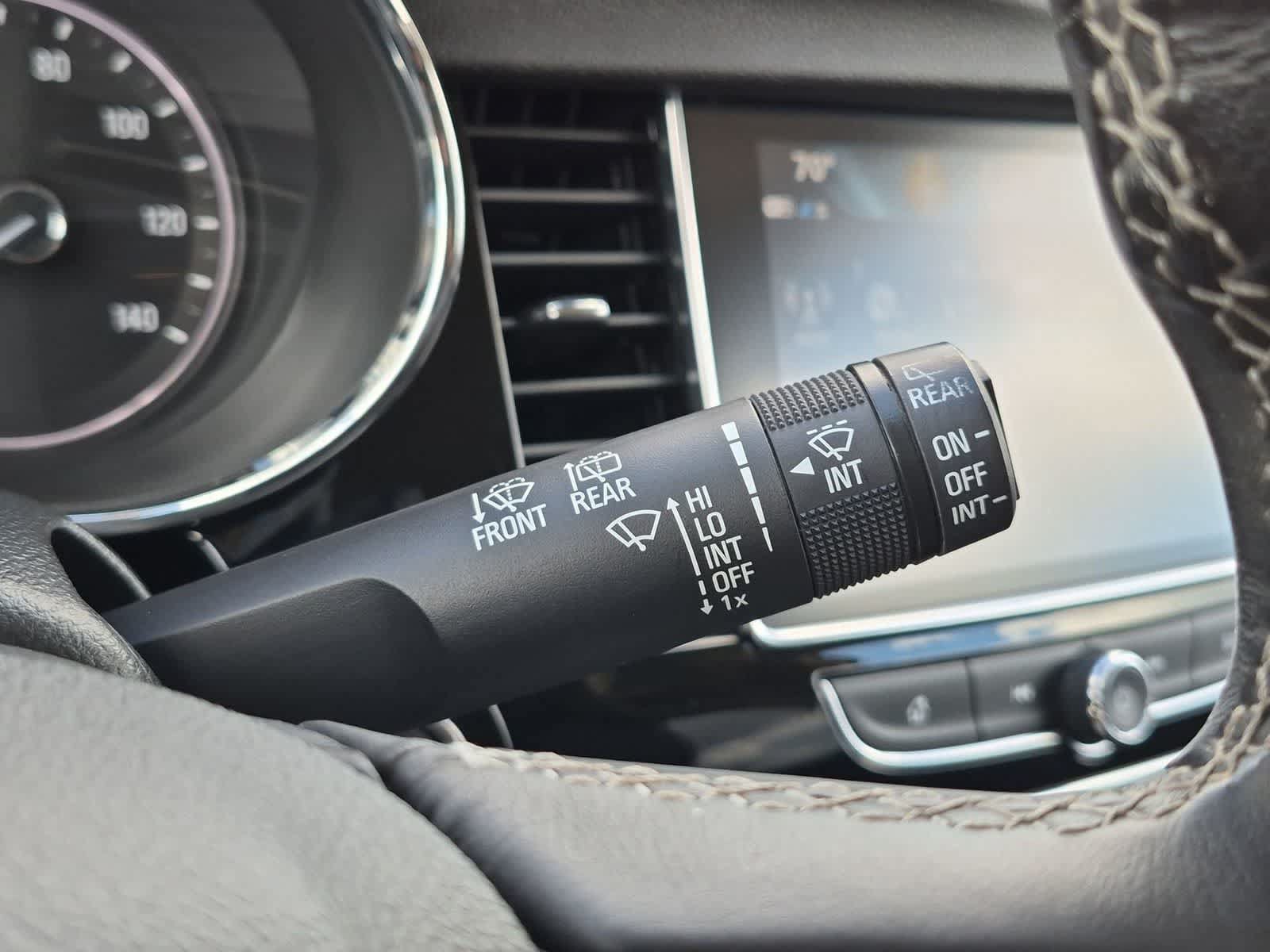 Used 2018 Buick Encore Essence FWD image 25