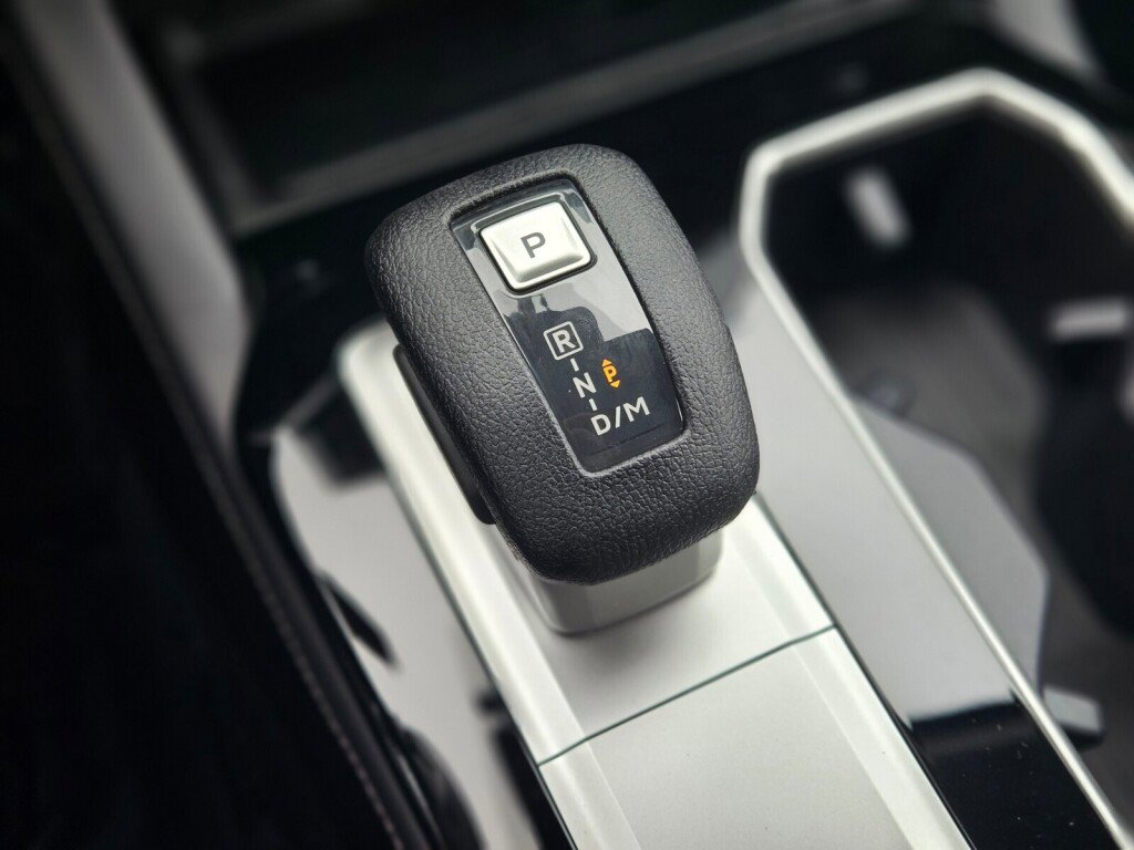 New 2025 Mitsubishi Outlander ES image 24