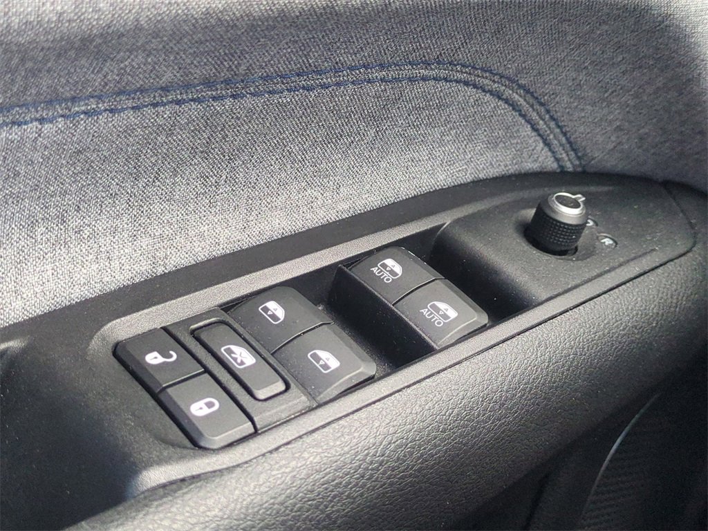 Used 2022 Jeep Compass Latitude w/ Sun and Sound Group image 24