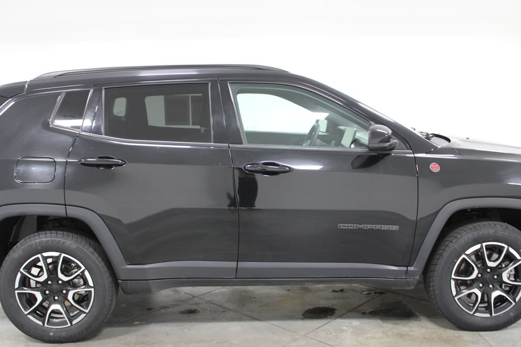 Used 2024 Jeep Compass Trailhawk AWD/4WD image 10
