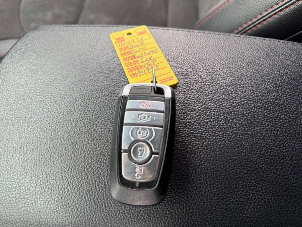 Used 2018 Ford Explorer XLT w/ Equipment Group 202A AWD/4WD image 6