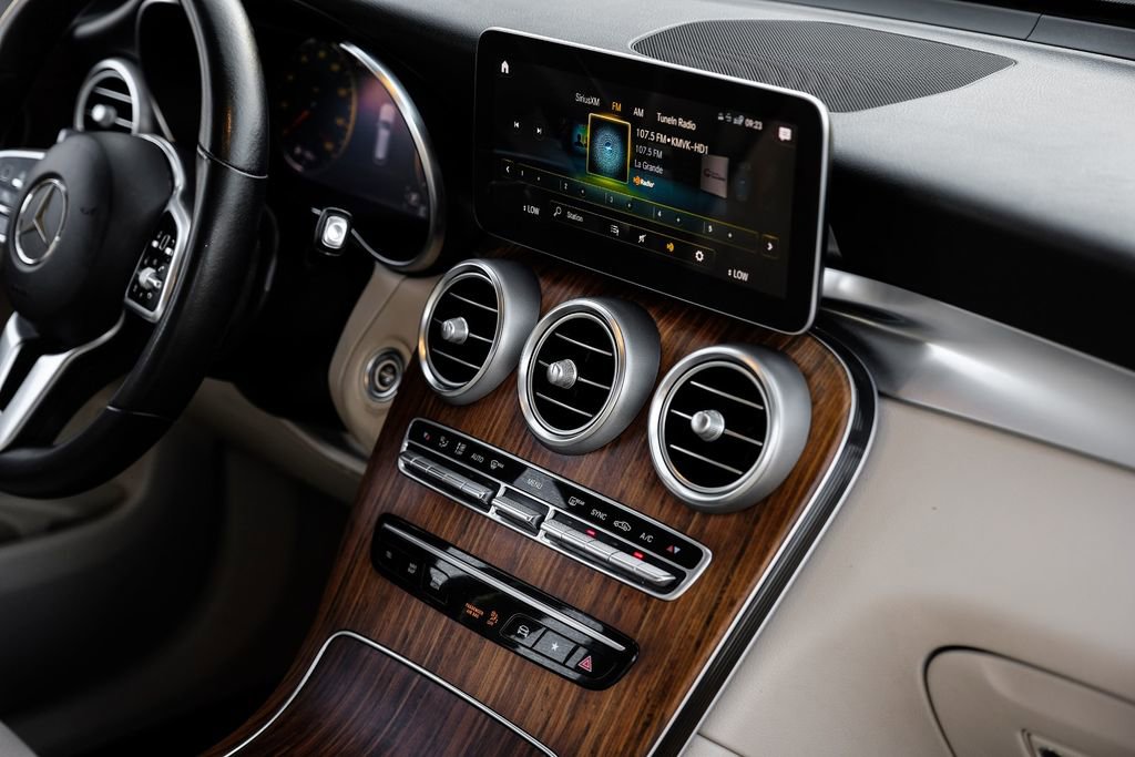 Used 2022 Mercedes-Benz GLC 300 w/ Premium Package Lite image 22
