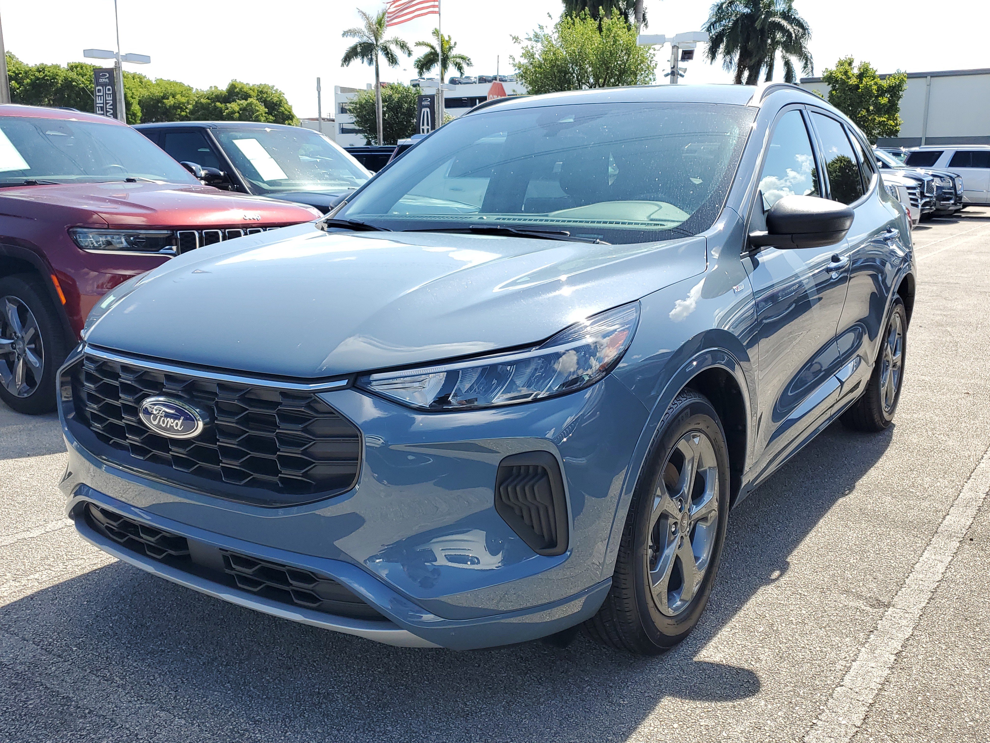 Used 2023 Ford Escape ST-Line w/ Equipment Group 301A image 3