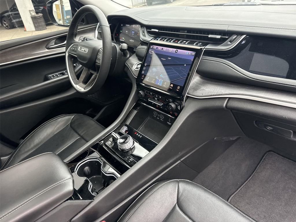 Used 2022 Jeep Grand Cherokee Limited 4xe w/ Luxury Tech Group II image 28