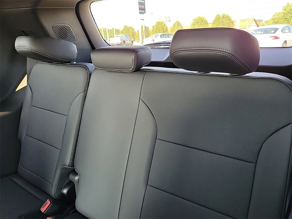 New 2025 Buick Enclave Preferred w/ Power Package image 11